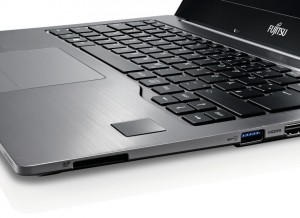 Osoby, które poszukują solidnego laptopa biznesowego, mogą zwrócić uwagę na serie proponowane przez japońską firmę Fujitsu