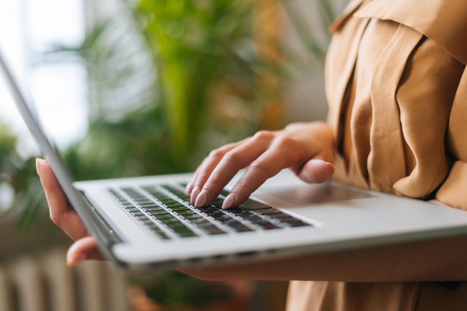 Laptop Dell Precision 17 7760 jest oferowany z różnymi opcjami procesorów, pamięci, pamięci masowej i grafiki